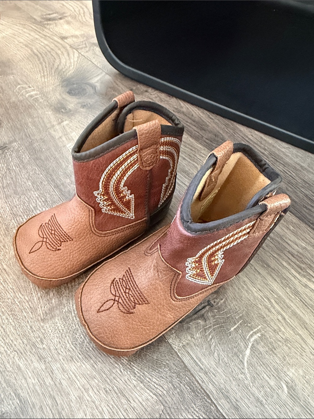 Ariat Evan lil stomp Brown Western Pull-On Cowboy Boots infant size 4